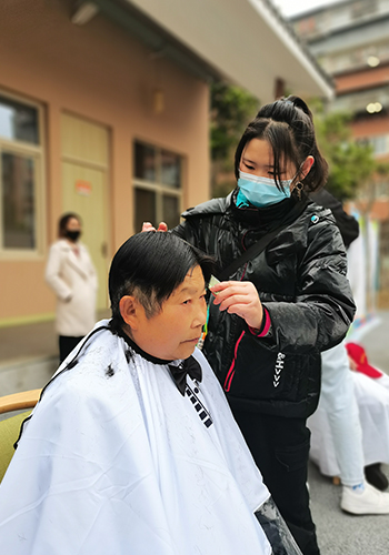 剪发学校