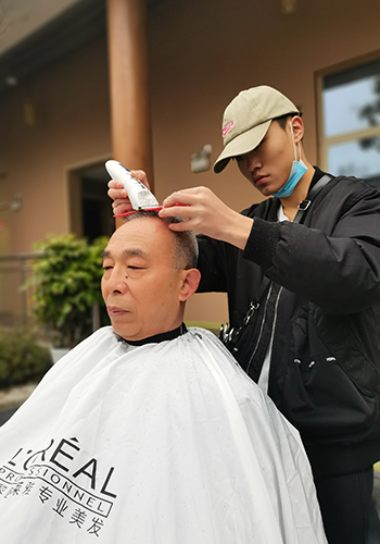 剪发学校